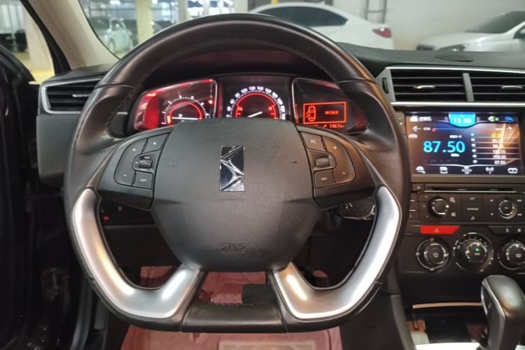 Used DS 5LS 2014 1.8L automatic Comfort version VTi140 Steering Wheel