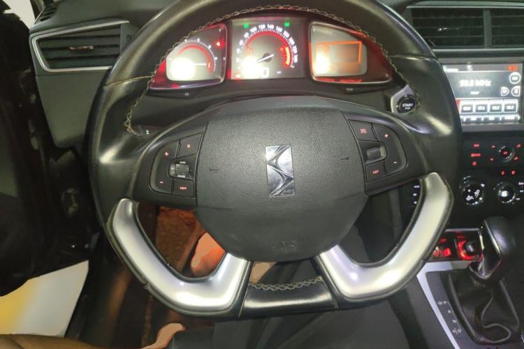 Used DS 5LS 2014 1.6T Luxury Edition THP160 Steering Wheel