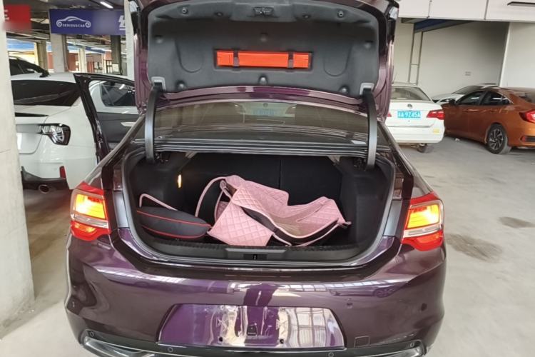 Used DS 5LS 2014 1.8L automatic Comfort version VTi140 Trunk