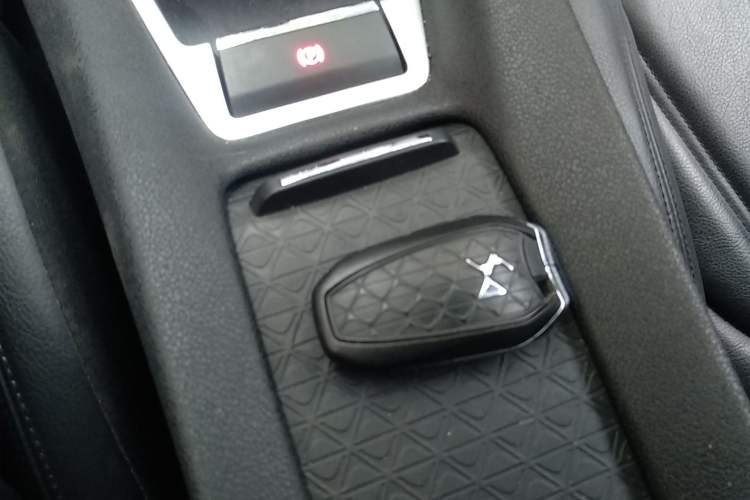 Used DS 5LS 2014 1.6T Luxury Edition THP160 Vehicle Key