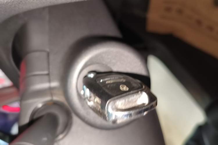 Used DS 5LS 2014 1.8L automatic Comfort version VTi140 Vehicle Key