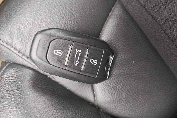 Used DS 5LS 2014 1.6T Luxury Edition THP160 Vehicle Key