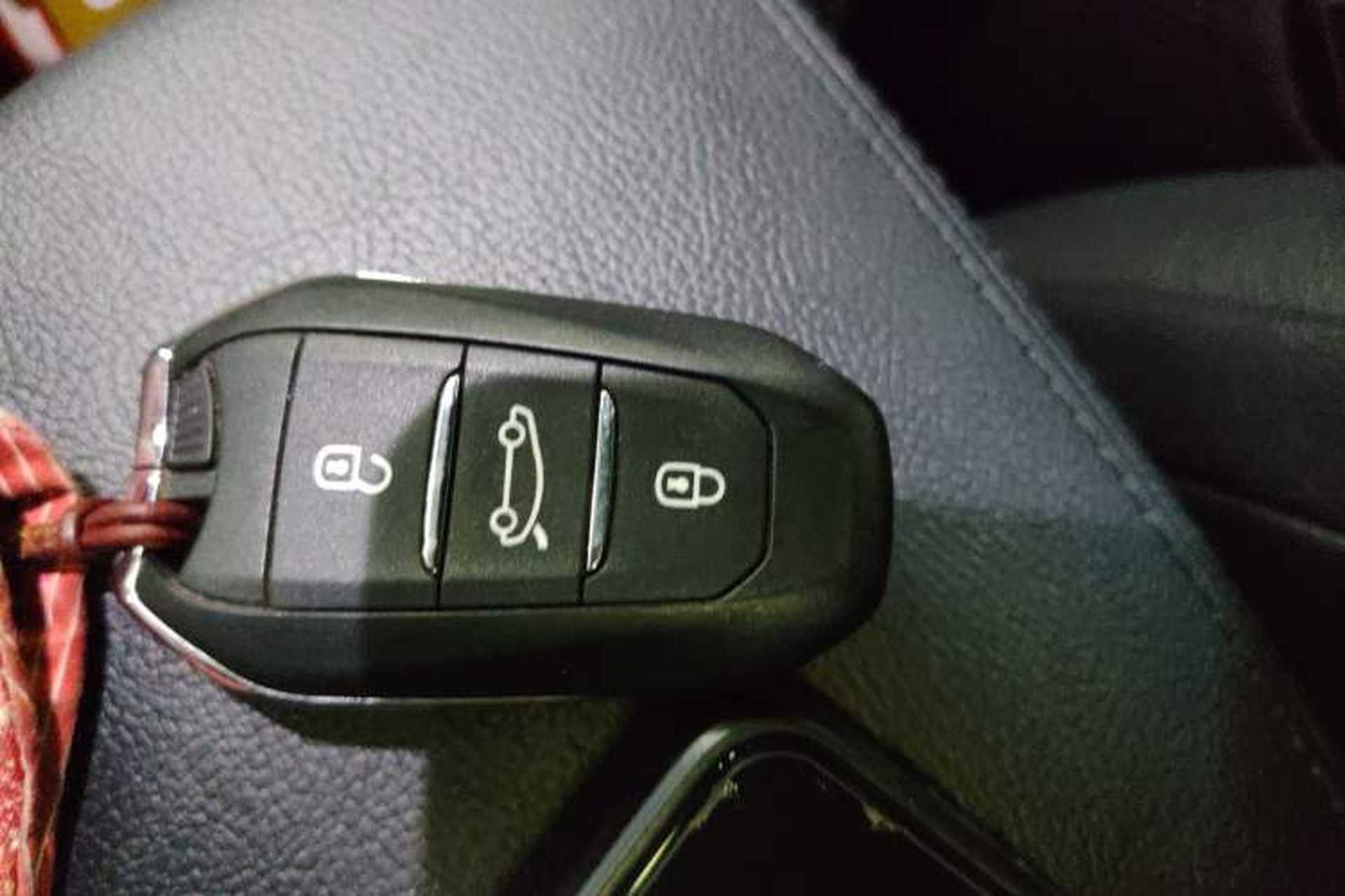Used DS 5LS 2014 1.6T Luxury Edition THP160 Interior 1