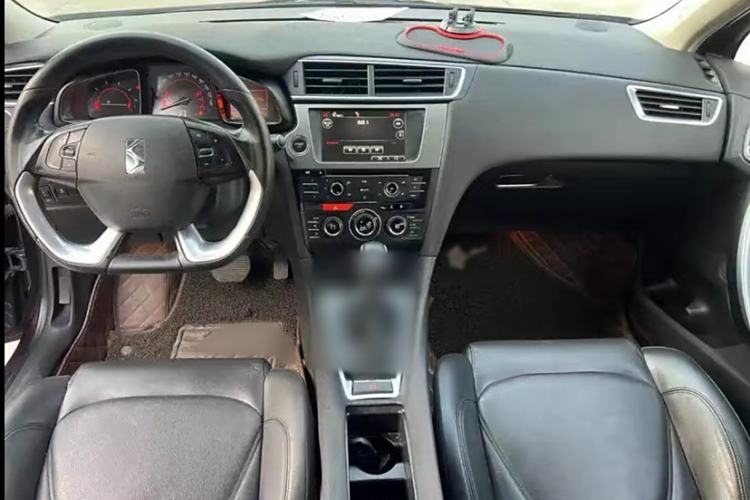 Used DS 5LS 2014 1.6T Luxury Edition THP200 Interior 1