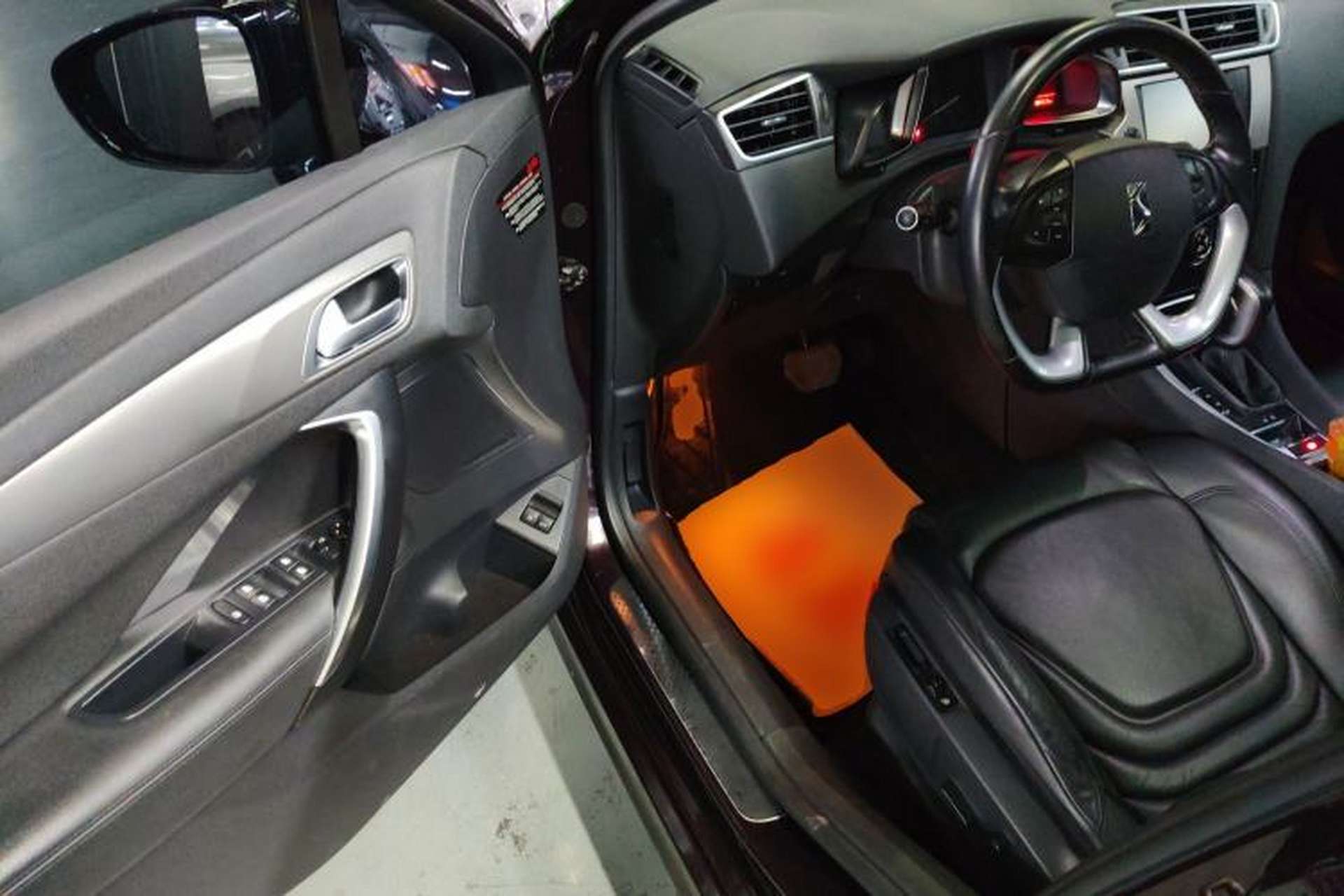 Used DS 5LS 2014 1.6T Luxury Edition THP160 Interior 3