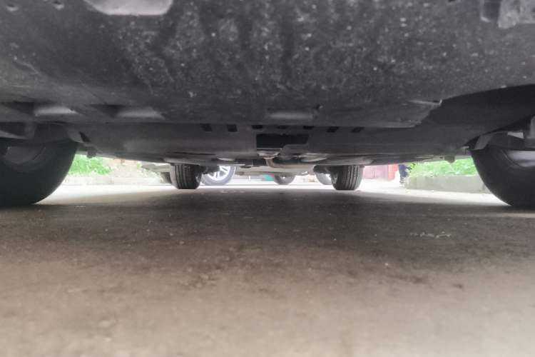 Used DS 5LS 2014 1.8L automatic Comfort version VTi140 Chassis Front