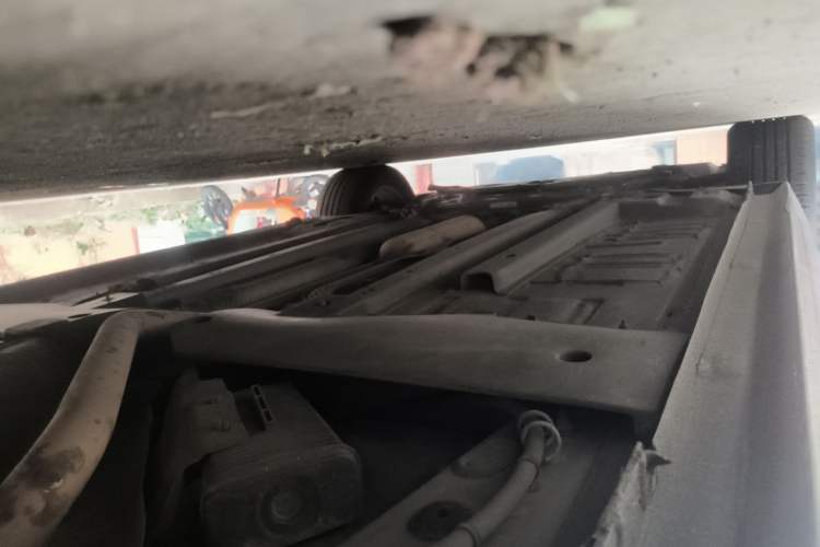 Used DS 5LS 2014 1.8L automatic Comfort version VTi140 Chassis Rear Left