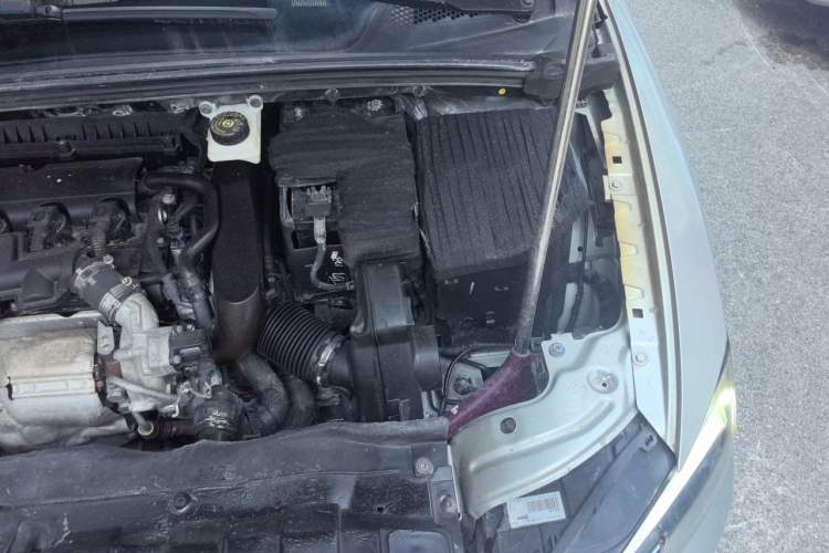 Used DS 5LS 2014 1.6T Luxury Edition THP160 Engine Bay Left