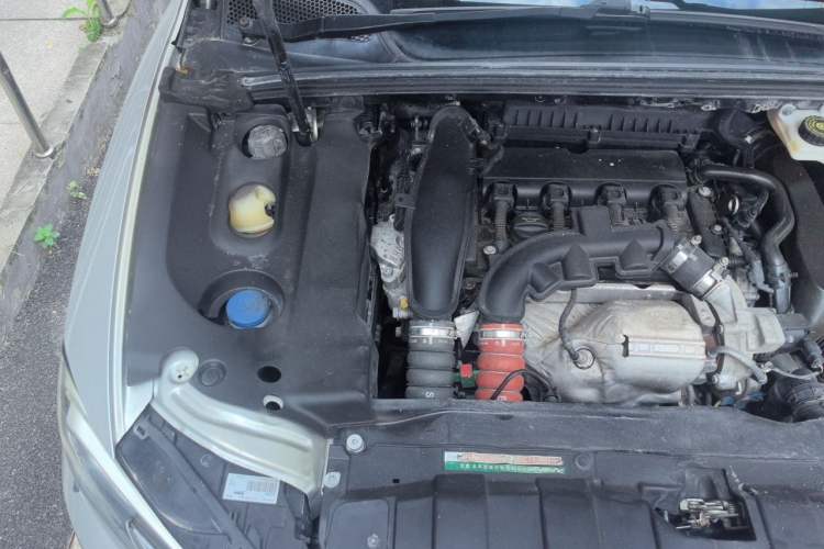 Used DS 5LS 2014 1.6T Luxury Edition THP160 Engine Bay Right