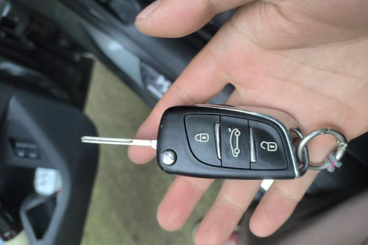 Used DS 5LS 2014 1.8L automatic Comfort version VTi140 Vehicle Key