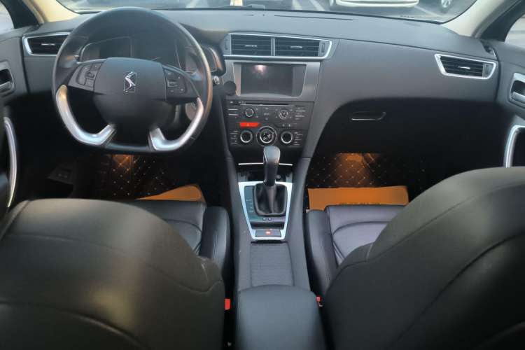 Used DS 5LS 2014 1.6T Elegant Version THP160 Center Console