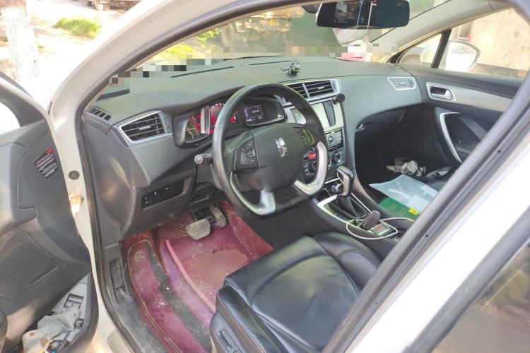 Used DS 5LS 2014 1.6T Luxury Edition THP160 Center Console