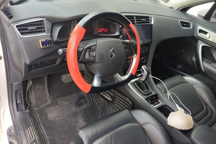 Used DS 5LS 2014 1.6T Luxury Edition THP160 Center Console