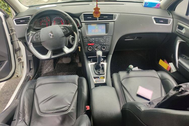 Used DS 5LS 2014 1.8L Elegant Edition VTi140 Center Console