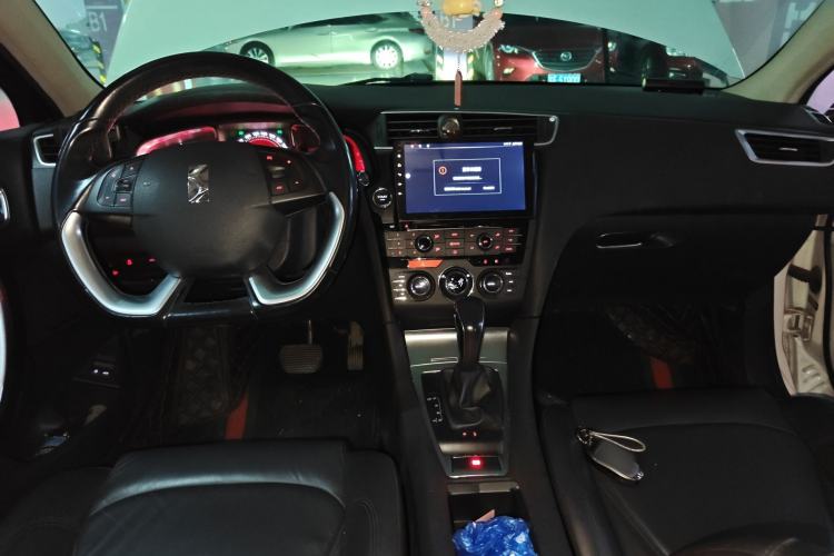 Used DS 5LS 2014 1.6T Luxury Edition THP160 Center Console