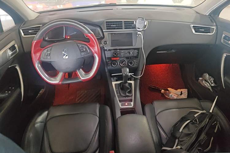 Used DS 5LS 2014 1.6T Luxury Edition THP160 Center Console
