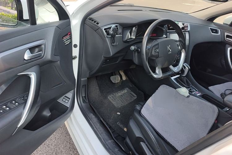 Used DS 5LS 2014 1.6T Elegant Version THP160 Driver Seat