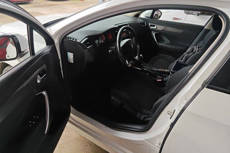 Used DS 5LS 2014 1.8L Manual Comfort Version VTi140 Driver Seat