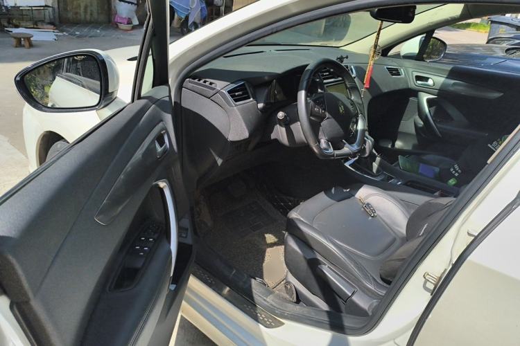 Used DS 5LS 2014 1.6T Elegant Version THP160 Driver Seat