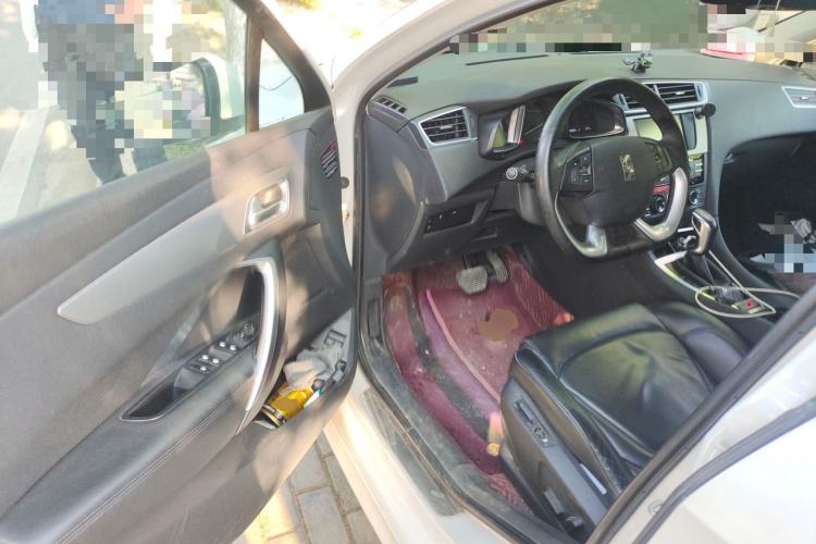 Used DS 5LS 2014 1.6T Luxury Edition THP160 Driver Seat