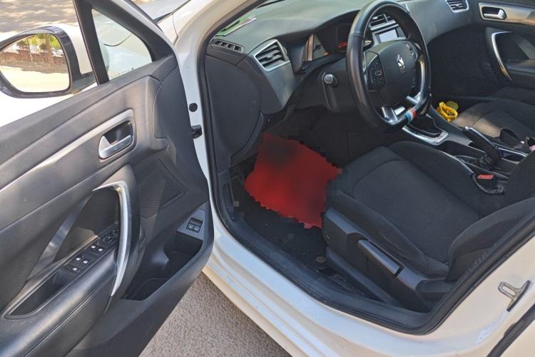 Used DS 5LS 2014 1.8L Elegant Edition VTi140 Driver Seat
