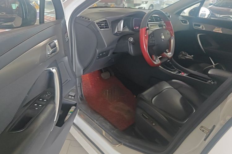 Used DS 5LS 2014 1.6T Luxury Edition THP160 Driver Seat