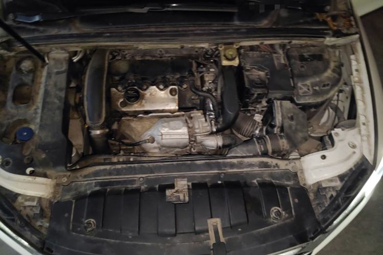 Used DS 5LS 2014 1.6T Prestige Edition THP200 Engine Bay