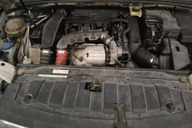 Used DS 5LS 2014 1.6T Elegant Version THP160 Engine Bay