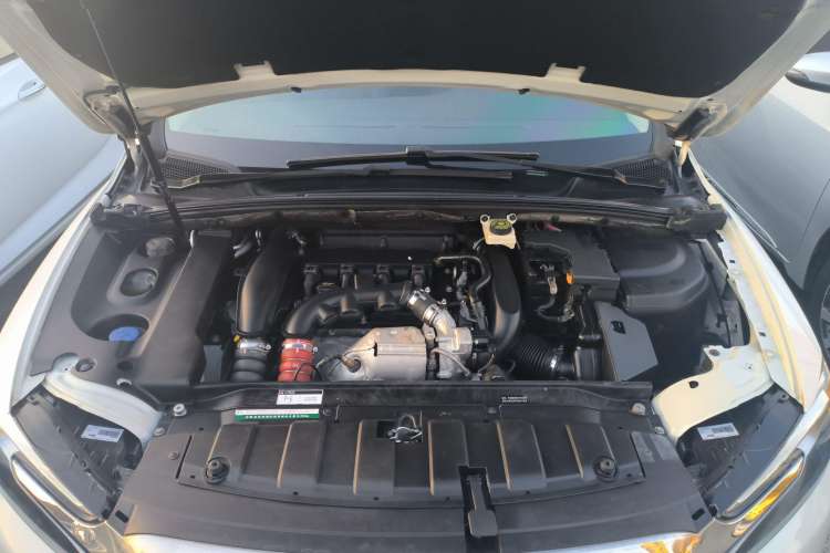 Used DS 5LS 2014 1.6T Elegant Version THP160 Engine Bay