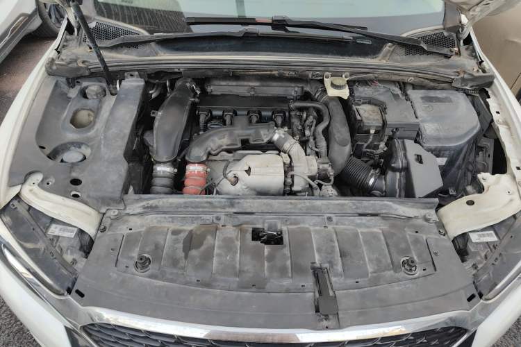 Used DS 5LS 2014 1.6T Elegant Version THP160 Engine Bay