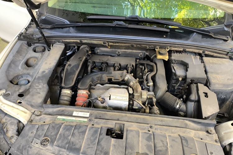 Used DS 5LS 2014 1.6T Elegant Version THP160 Engine Bay