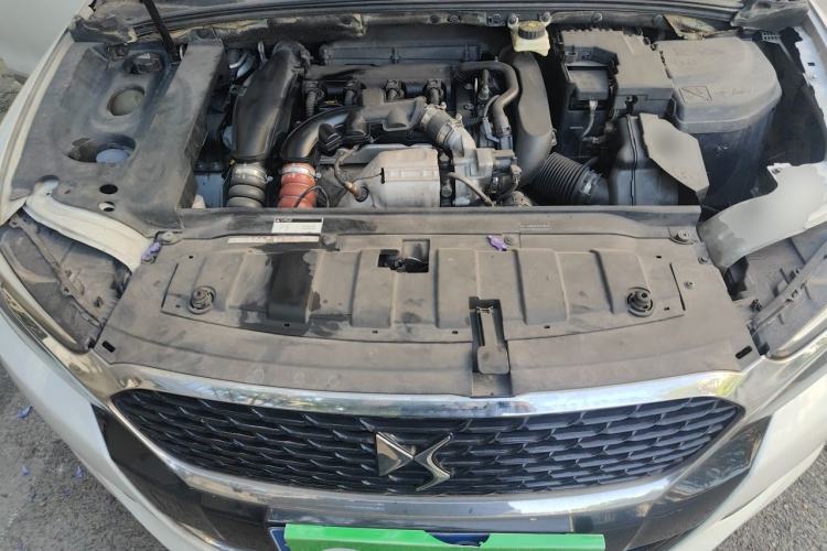 Used DS 5LS 2014 1.6T Luxury Edition THP160 Engine Bay