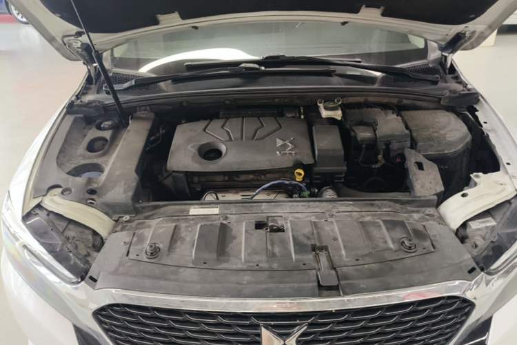 Used DS 5LS 2014 1.8L Elegant Edition VTi140 Engine Bay