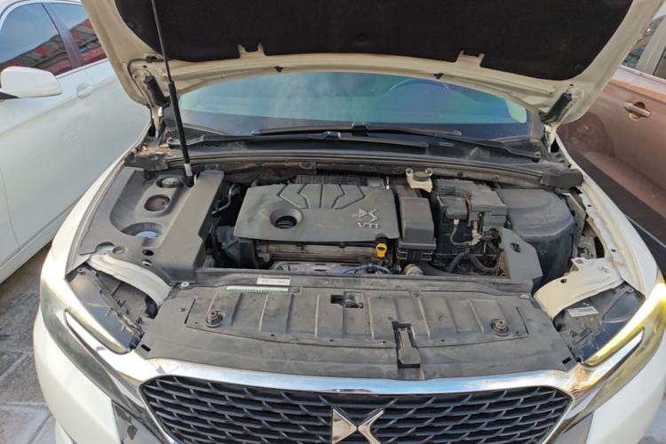 Used DS 5LS 2014 1.8L Elegant Edition VTi140 Engine Bay