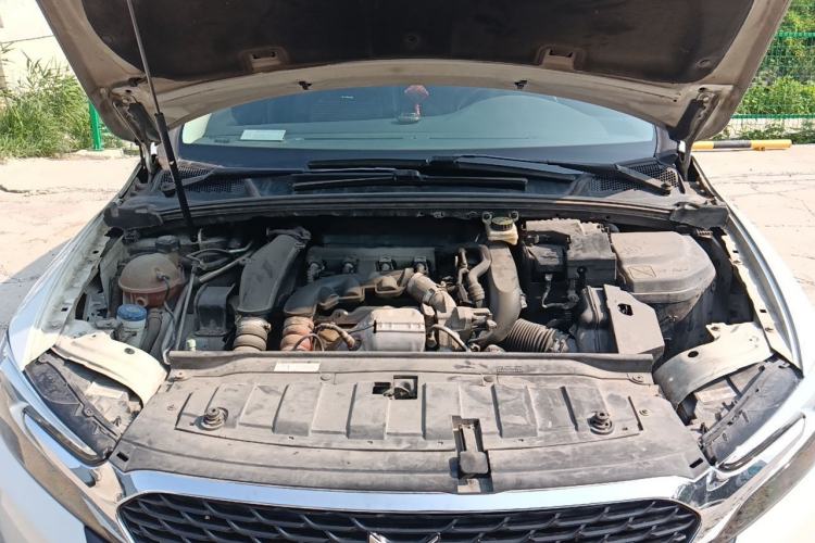 Used DS 5LS 2014 1.6T Elegant Version THP160 Engine Bay