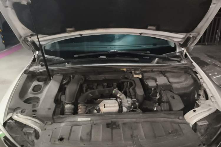 Used DS 5LS 2014 1.6T Elegant Version THP160 Engine Bay