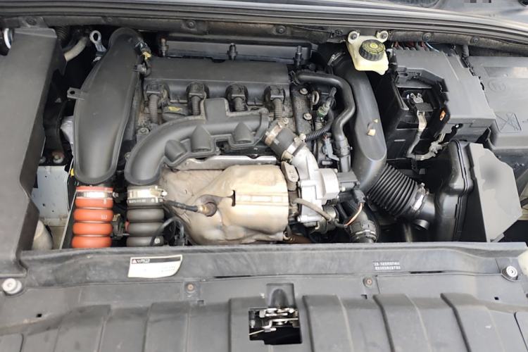 Used DS 5LS 2014 1.6T Luxury Edition THP160 Engine Bay