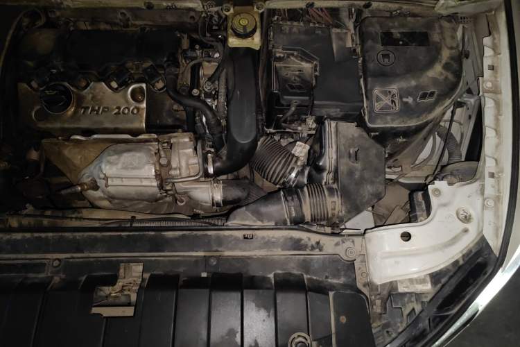 Used DS 5LS 2014 1.6T Prestige Edition THP200 Engine Bay Left