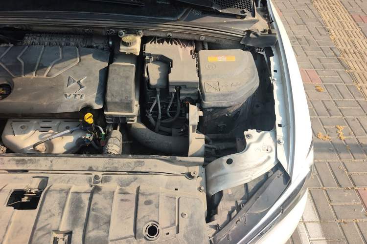 Used DS 5LS 2014 1.8L Manual Comfort Version VTi140 Engine Bay Left