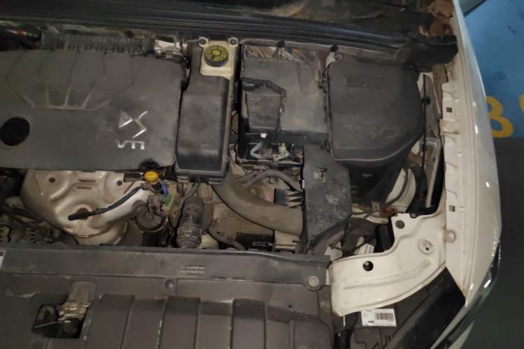 Used DS 5LS 2014 1.8L Elegant Edition VTi140 Engine Bay Left