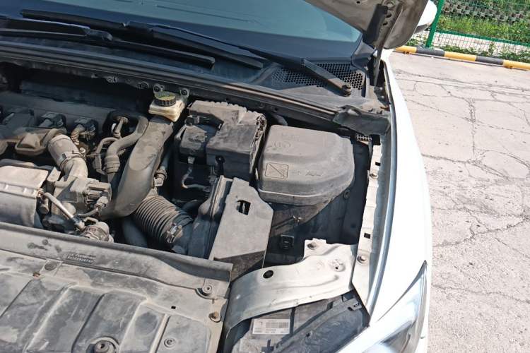 Used DS 5LS 2014 1.6T Elegant Version THP160 Engine Bay Left