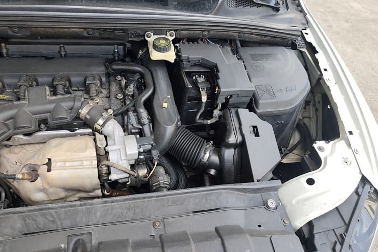 Used DS 5LS 2014 1.6T Luxury Edition THP160 Engine Bay Left