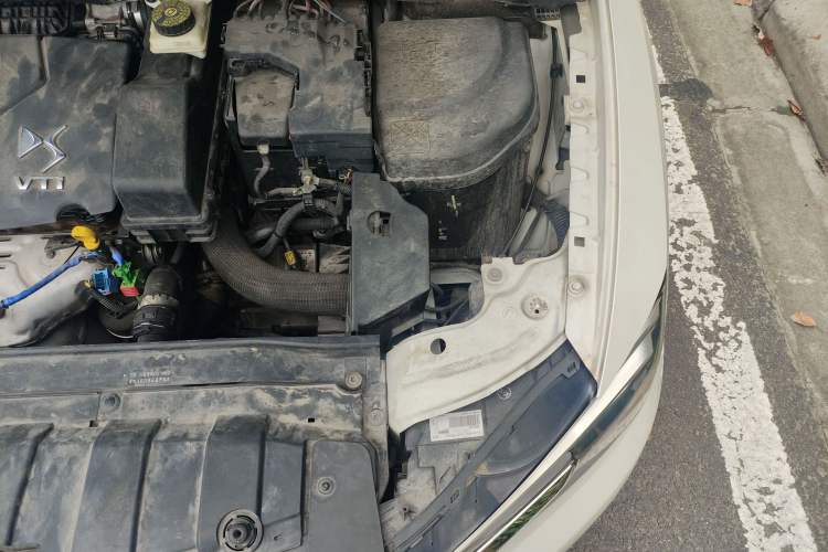Used DS 5LS 2014 1.8L Elegant Edition VTi140 Engine Bay Left