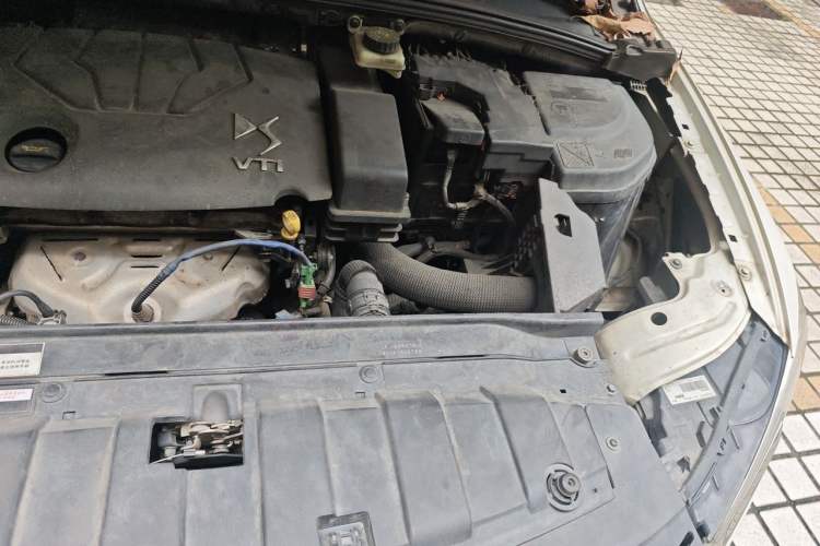 Used DS 5LS 2014 1.8L Elegant Edition VTi140 Engine Bay Left