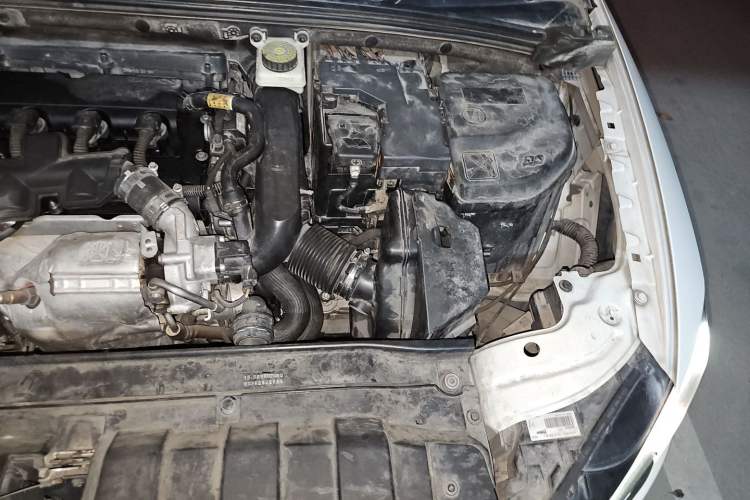 Used DS 5LS 2014 1.6T Luxury Edition THP160 Engine Bay Left