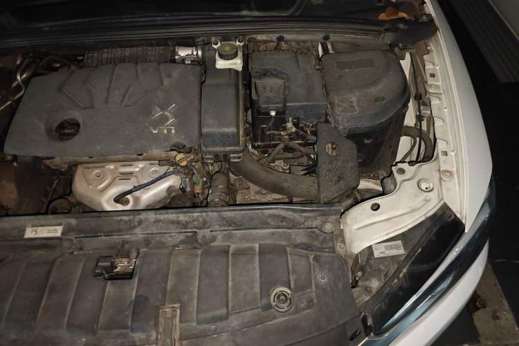 Used DS 5LS 2014 1.8L Elegant Edition VTi140 Engine Bay Left
