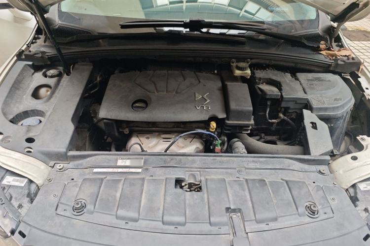 Used DS 5LS 2014 1.8L Elegant Edition VTi140 Engine Bay