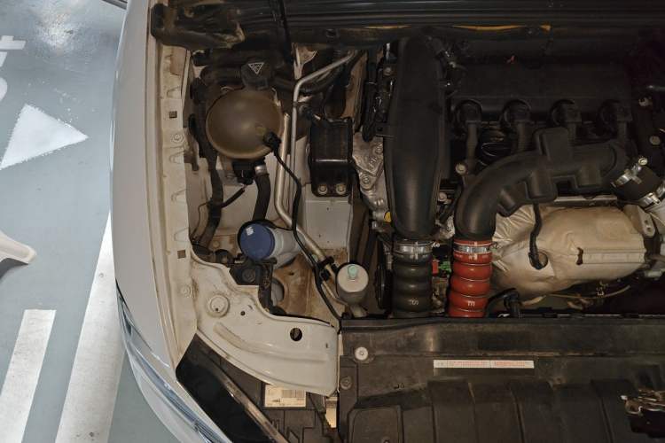 Used DS 5LS 2014 1.6T Luxury Edition THP160 Engine Bay Right