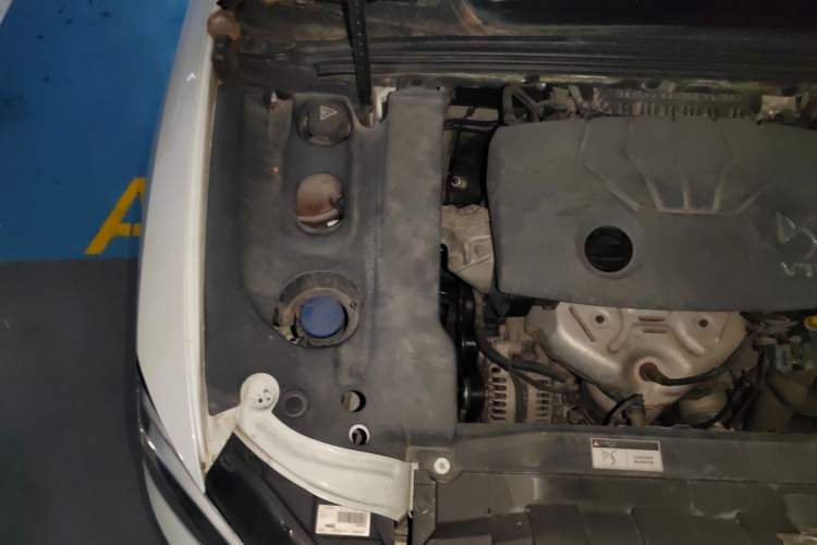 Used DS 5LS 2014 1.8L Elegant Edition VTi140 Engine Bay Right