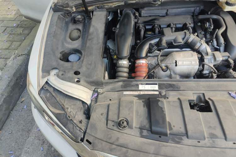 Used DS 5LS 2014 1.6T Luxury Edition THP160 Engine Bay Right